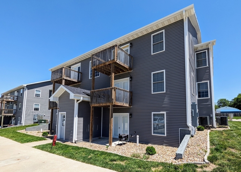 1317 B Ave W in Oskaloosa, IA - Building Photo