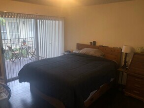 20880 Ventura Blvd in Los Angeles, CA - Building Photo - Building Photo