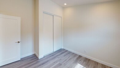 5836 Baja Dr in San Diego, CA - Building Photo - Building Photo