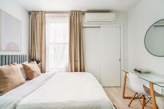 317 E 78th St in New York, NY - Foto de edificio - Building Photo