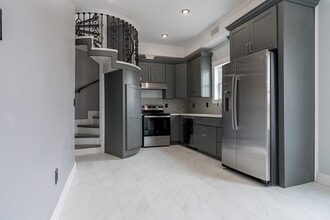 1801 Rosenberg St, Unit 204 in Galveston, TX - Foto de edificio - Building Photo