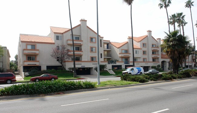 Palm Terrace in Van Nuys, CA - Foto de edificio - Building Photo