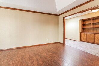 7721 Maehs Terrace in Oklahoma City, OK - Foto de edificio - Building Photo