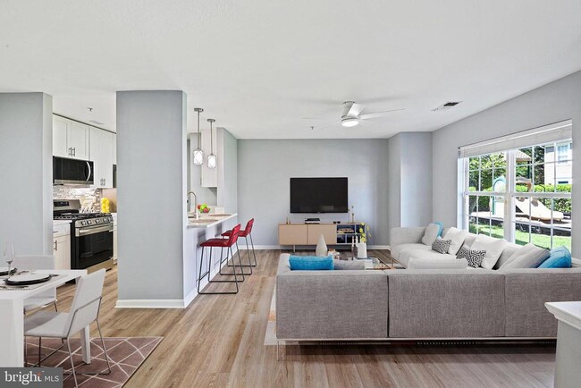 43543 Patching Pond Square