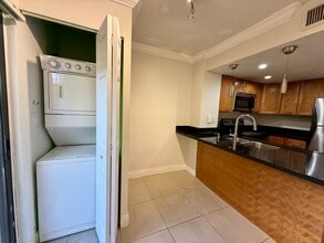 1811 SW 107th Ave in Miami, FL - Building Photo - Building Photo