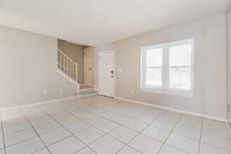 7640 Woodbridge Blvd in Tampa, FL - Building Photo - Building Photo