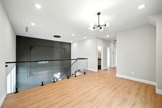 8307 Double in Houston, TX - Building Photo - Building Photo