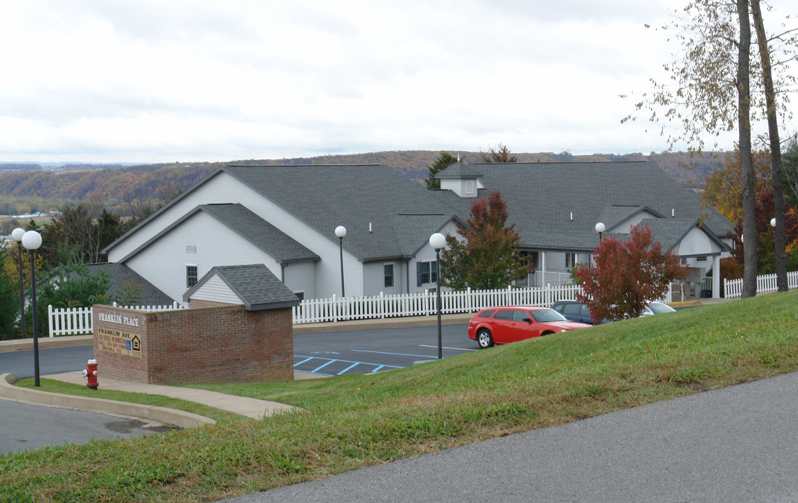 Franklin Place in Bloomsburg, PA - Building Photo