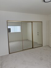 11168 Camarillo St, Unit #8 in North Hollywood, CA - Foto de edificio - Building Photo