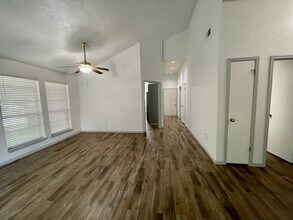 479 Lost Rock Dr in Webster, TX - Building Photo - Building Photo