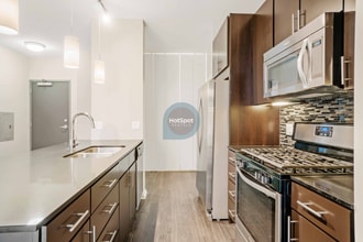 120 N Desplaines St in Chicago, IL - Building Photo - Building Photo