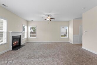 305 Vilas Way S in Jacksonville, NC - Building Photo - Building Photo