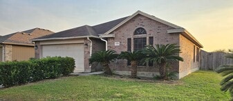 6701 Riding Wind Dr in Corpus Christi, TX - Building Photo