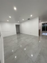 2785 SW 33rd Ave in Miami, FL - Building Photo - Building Photo