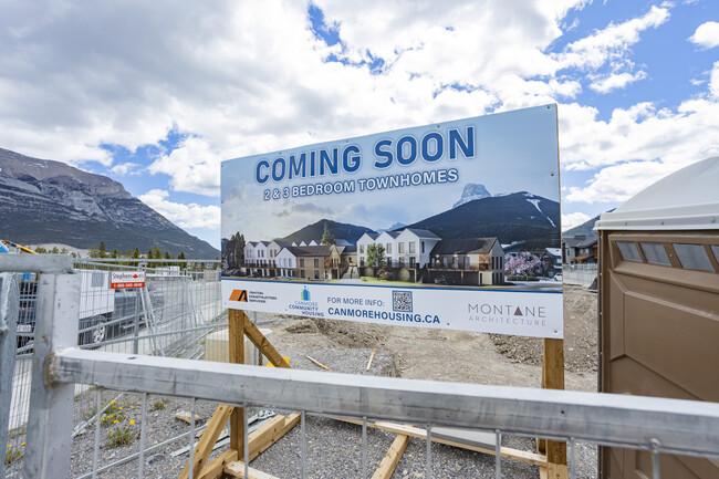 205 Stewart Creek Rise in Canmore, AB - Building Photo - Building Photo
