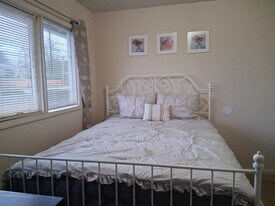 24203 36th Ave S in Kent, WA - Building Photo