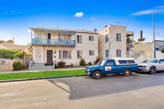 2611 Vineyard Ave in Los Angeles, CA - Building Photo - Building Photo