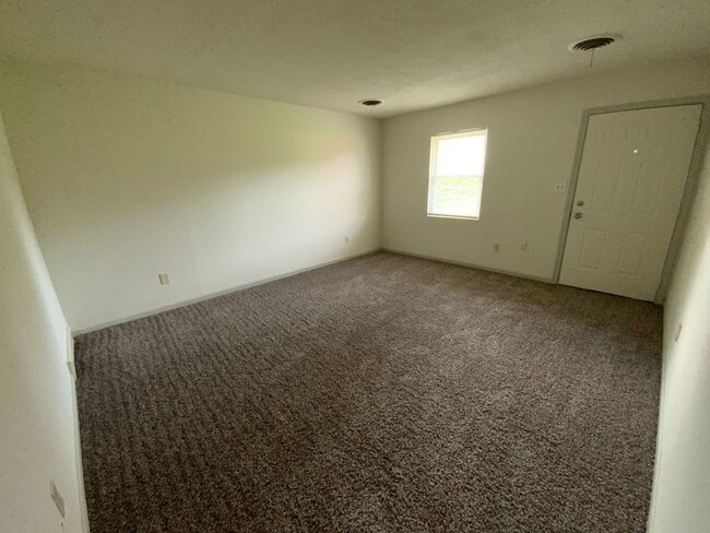 1630 W Amos Dr in Columbia, MO - Building Photo - Building Photo