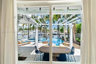 2513 SE 12th St in Pompano Beach, FL - Building Photo