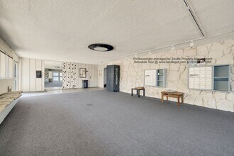 325 Kitty Hawk Rd in Alameda, CA - Building Photo - Building Photo