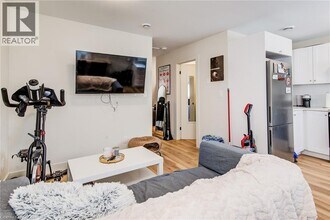 10 Weaver St in Cambridge, ON - Building Photo - Building Photo