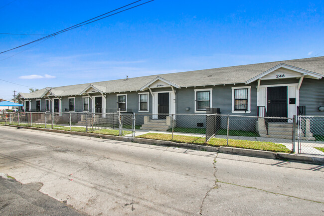 244 W 71st St in Los Angeles, CA - Building Photo - Building Photo