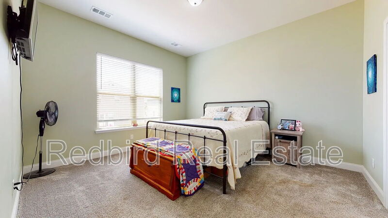 1005 Lonergan Cir in Spring Hill, TN - Building Photo