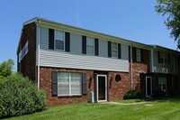 Building Photo - Four Seasons Apartamentos in Louisville, Kentucky