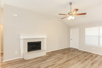 1302 Hidden Glade Dr in Mansfield, TX - Building Photo - Building Photo