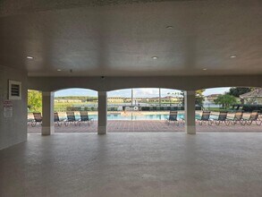 3351 Whitestone Cir, Unit 105 in Kissimmee, FL - Foto de edificio - Building Photo