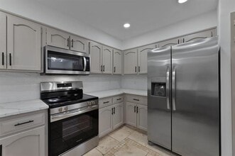 6404 N Park Dr in Watauga, TX - Building Photo - Building Photo