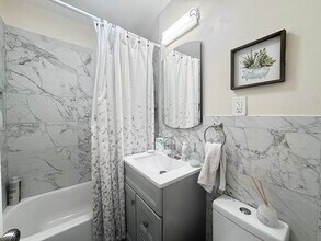 354 Tappan St, Unit 2 in Brookline, MA - Foto de edificio - Building Photo