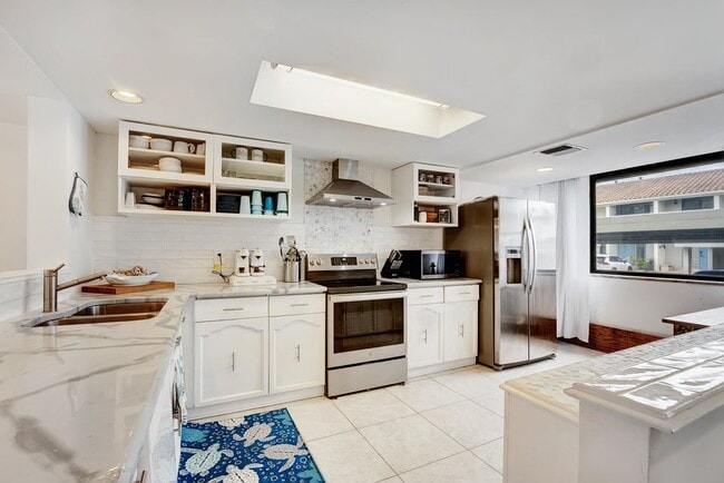 property at 716 NE 20th Ln