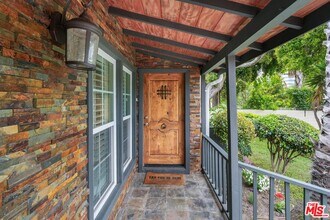 1126 S Bundy Dr in Los Angeles, CA - Building Photo - Building Photo