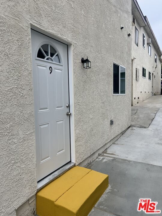 233 N Park View St in Los Angeles, CA - Building Photo - Building Photo