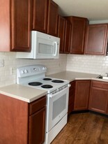 201 Democratic Ln in Liverpool, PA - Building Photo