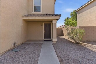 2413 E Hazeltine Way in Chandler, AZ - Building Photo - Building Photo