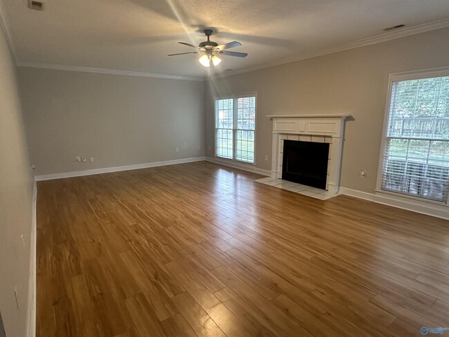 129 Cannes Dr SE in Brownsboro, AL - Building Photo - Building Photo