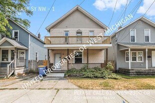 820 First St NW in Grand Rapids, MI - Building Photo