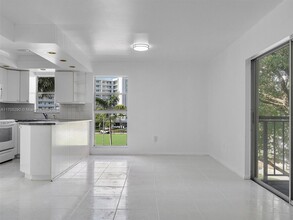 201 178th Dr in Sunny Isles Beach, FL - Building Photo - Building Photo