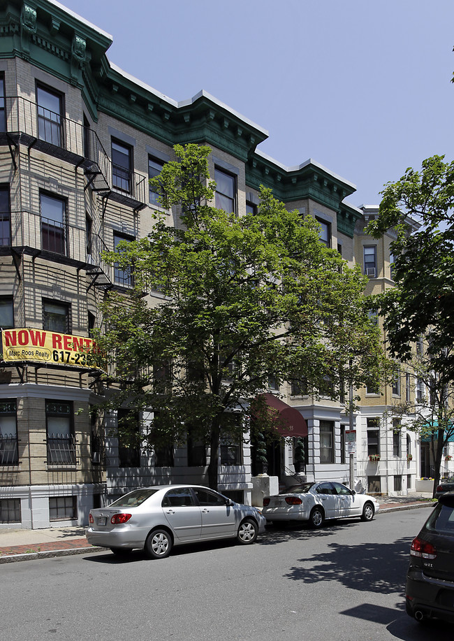 Harrington's Place in Boston, MA - Foto de edificio - Building Photo