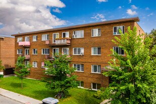 7770 Trémolières Av in Montréal, QC - Building Photo