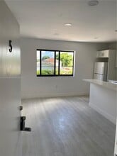 1101 SW 12th Ct in Miami, FL - Foto de edificio - Building Photo