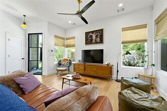 1187 Oak Grove Ave in Austin, TX - Building Photo - Building Photo