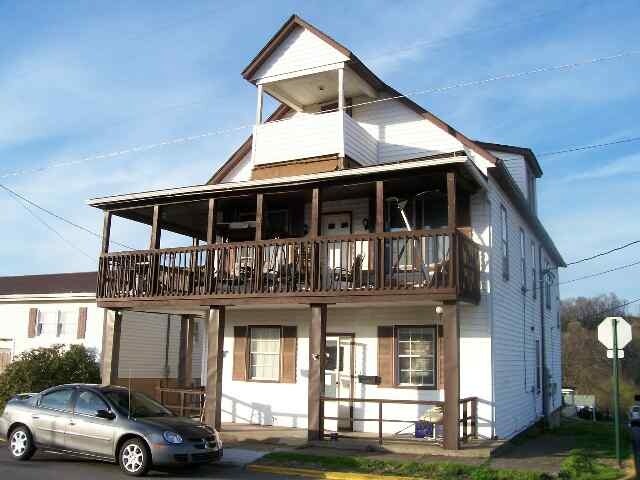 501 Ohio Ave in Clarksburg, WV - Foto de edificio