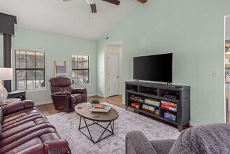 2110 Loren Cir in Fayetteville, AR - Building Photo - Building Photo