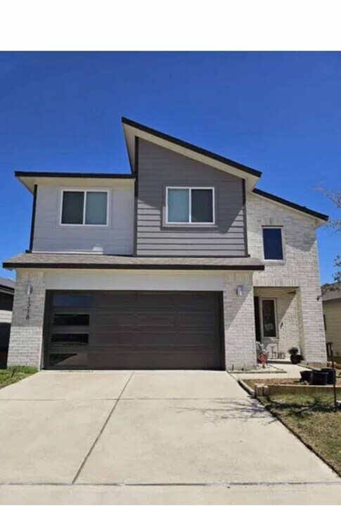 1218 Amistad Loop in College Station, TX - Building Photo