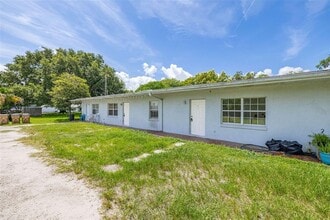 2150 Barbara Dr in St. Cloud, FL - Building Photo - Building Photo