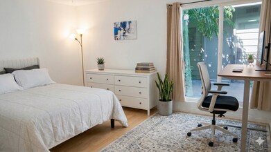 4401 Kraft Ave, Unit 15 in Los Angeles, CA - Foto de edificio - Building Photo