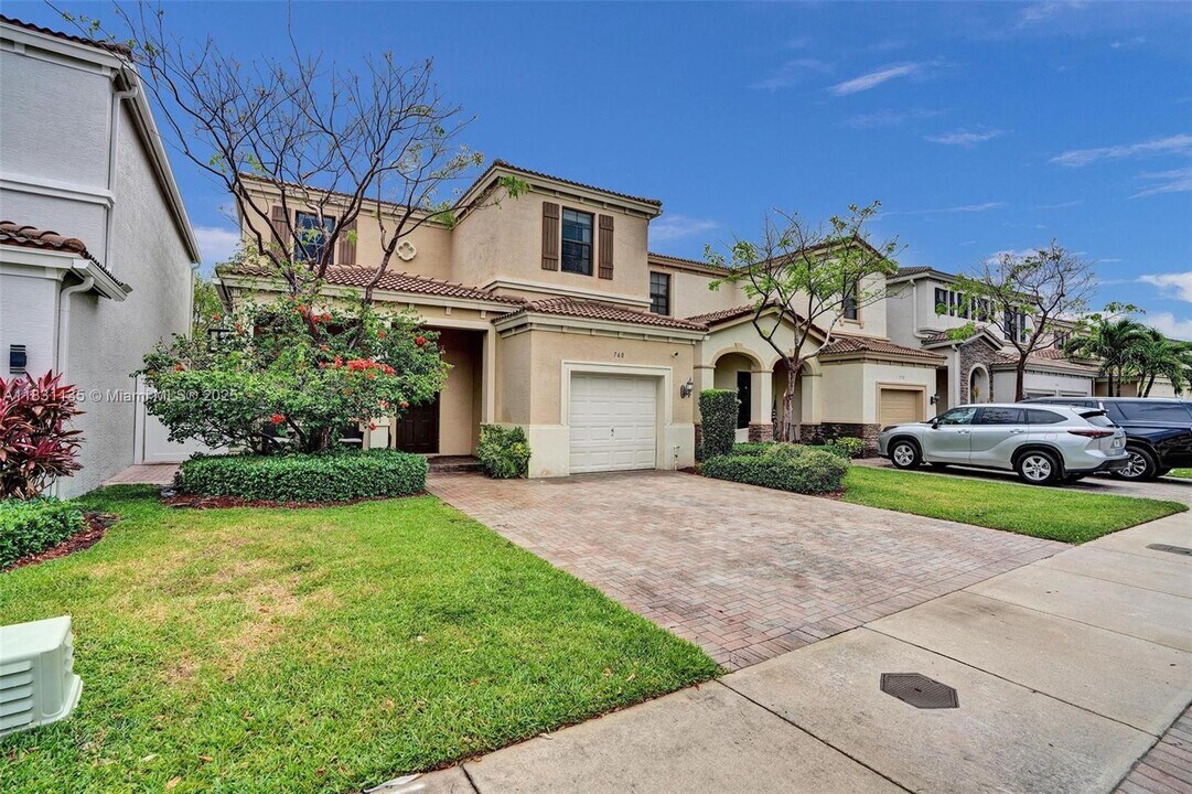 760 NE 193rd Terrace in Miami, FL - Building Photo